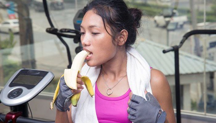 20 Poderosas razones para comer bananas
