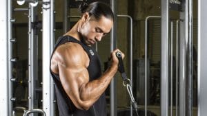 ejercicios de máquinas para bíceps