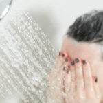 Los efectos de no bañarse después de sudar en exceso.